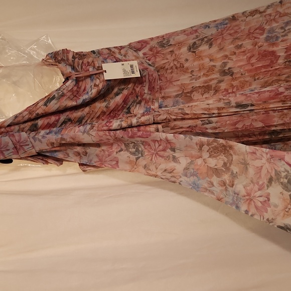 Alex Marie Floral One Shoulder Dress - Picture 3 of 5